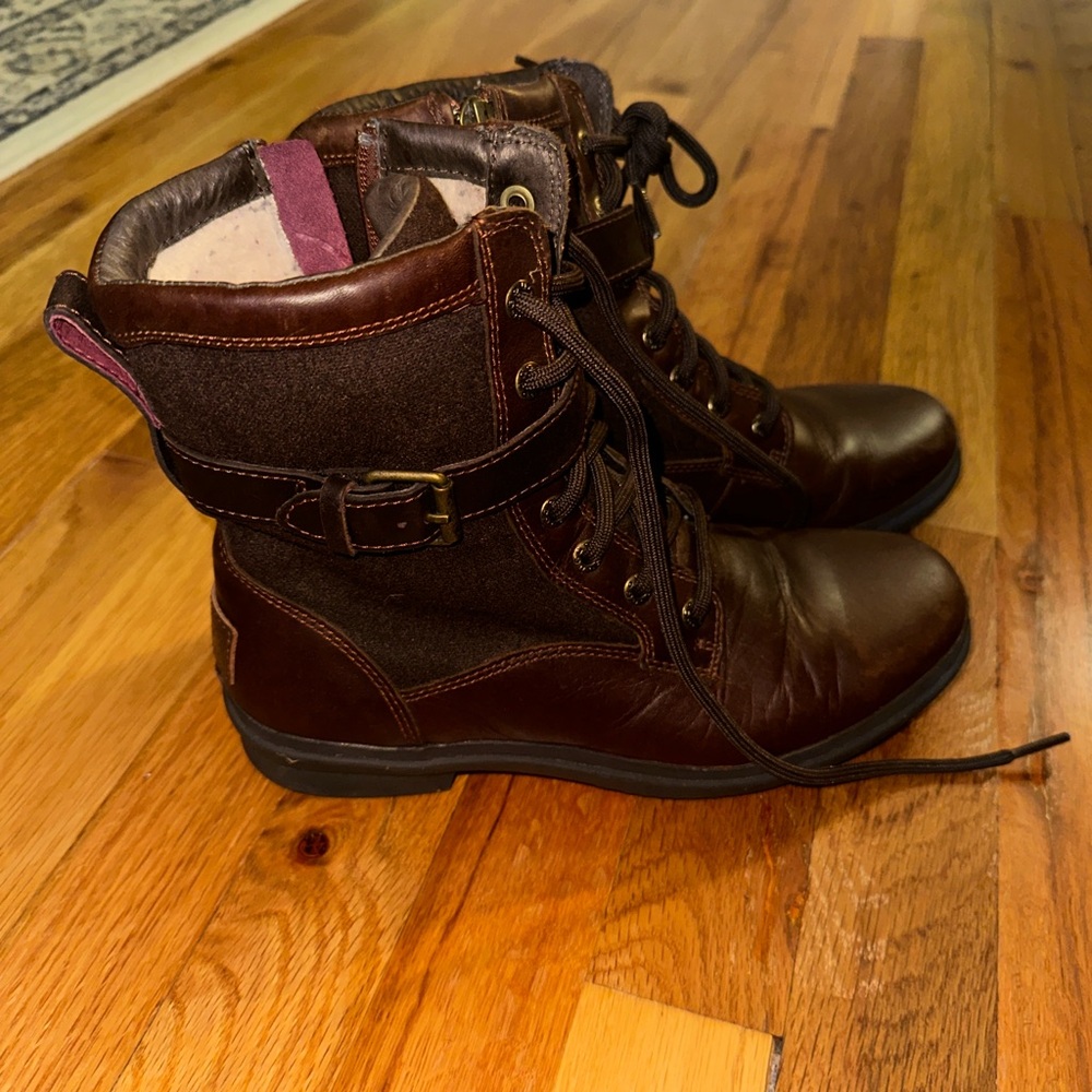 UGG Woman’s Kesey Boots Size 7.5